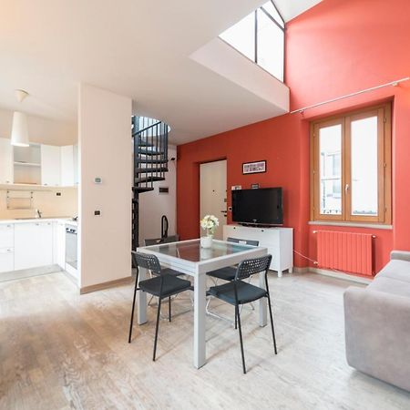 Heart Centre Milan Navigli 3 Levels Apartment Bagian luar foto