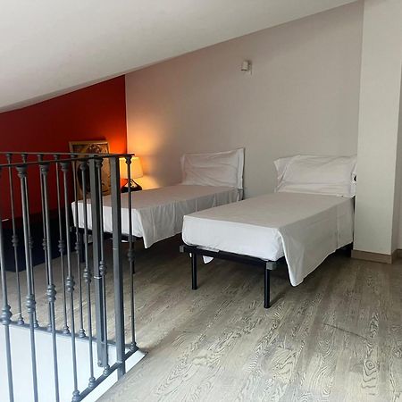 Heart Centre Milan Navigli 3 Levels Apartment Bagian luar foto